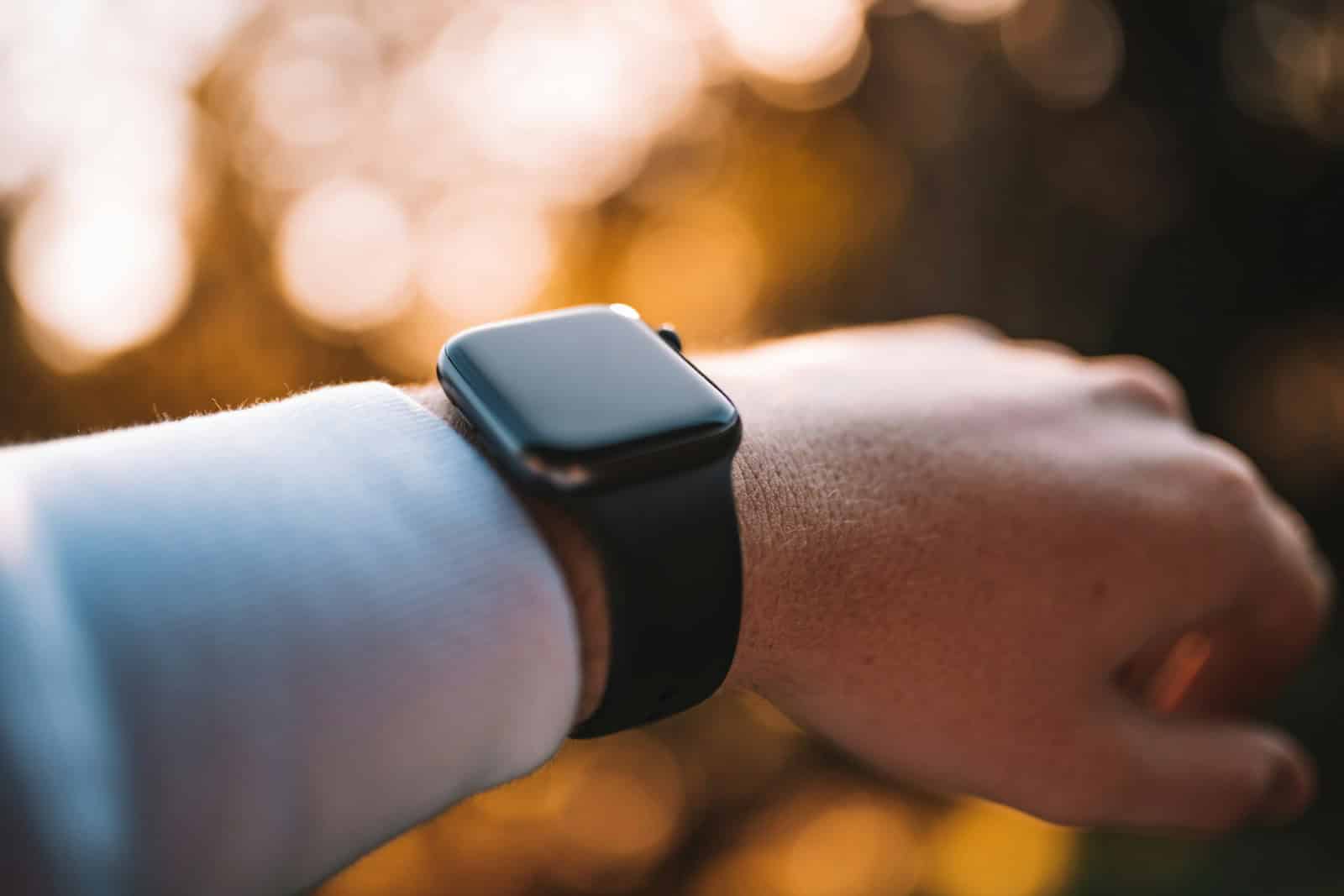 Das Apple-Logo meiner Apple Watch ist eingefroren
